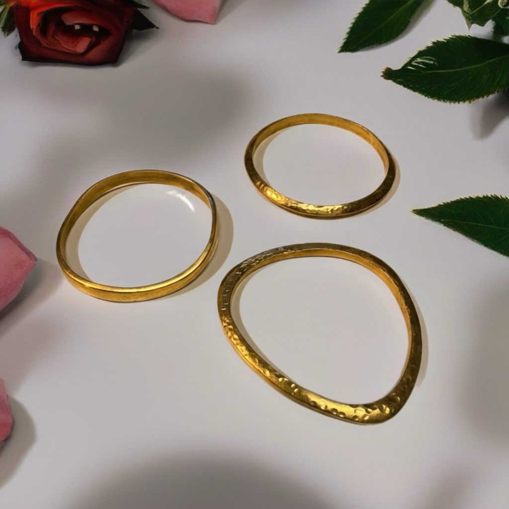ETYANG’ DUARA FORMED BANGLE