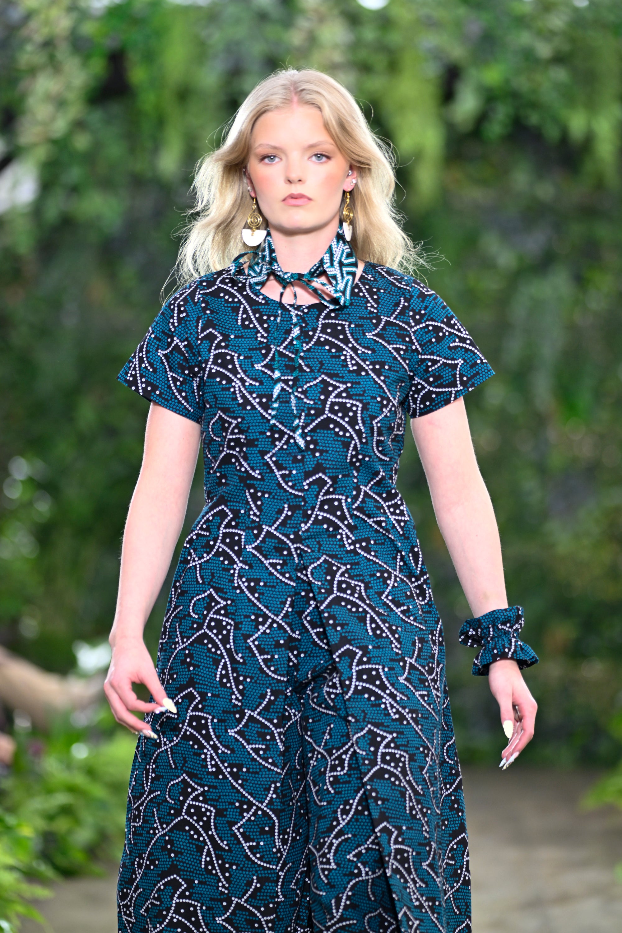 Axis Ensemble – St-1963 Handcrafted African Statement Outfit